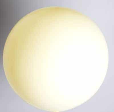 Ballon géant de couleur blanche