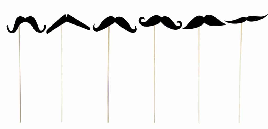 Set de moustaches en carton