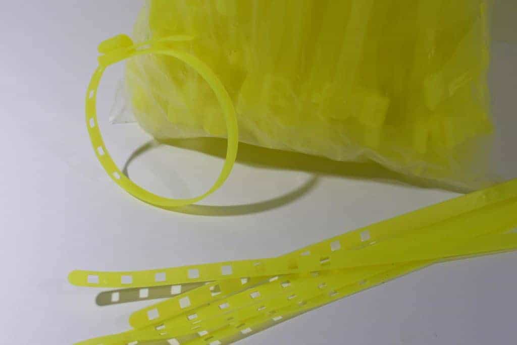 BRACELETS ÉVÉNEMENTIELS (Assortiment 4 coloris)