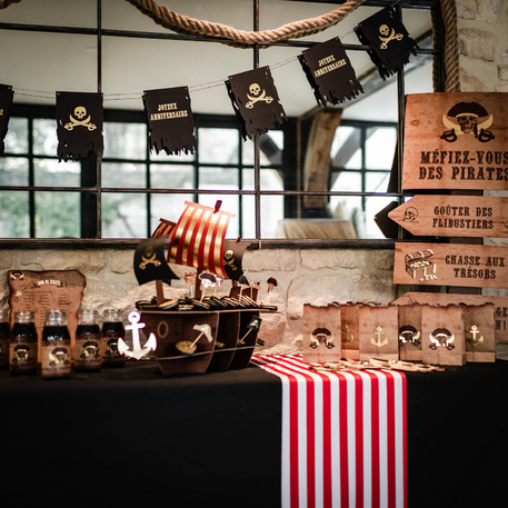 SACS CADEAU THÈME PIRATE (Pack 4 sacs en kraft) – Image 3