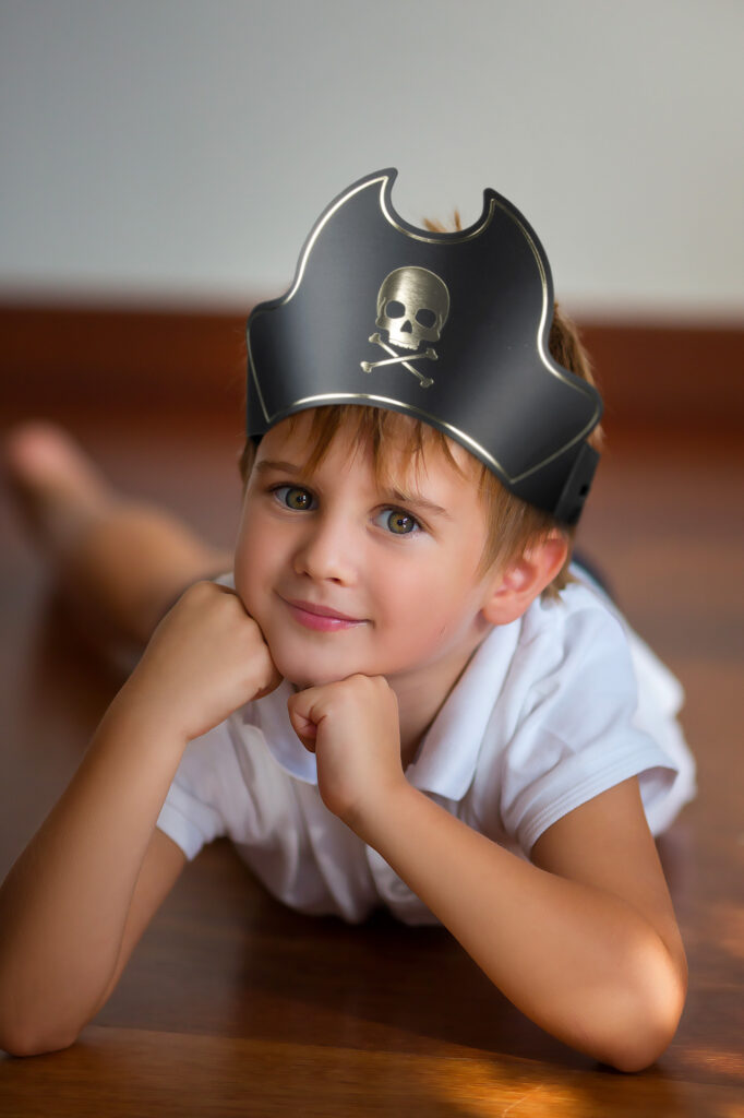 PACK CHAPEAUX DE PIRATES (8 chapeaux en carton)