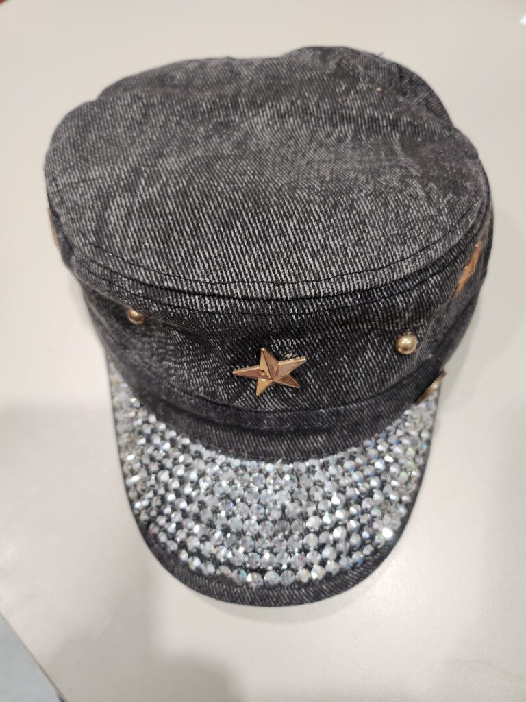 CASQUETTE VISIÈRE STRASS (Pack promo - 24 pièces)