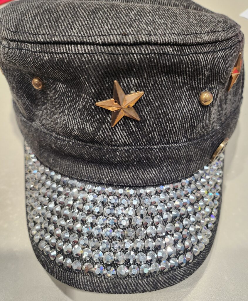 CASQUETTE VISIÈRE STRASS (Pack promo - 24 pièces)