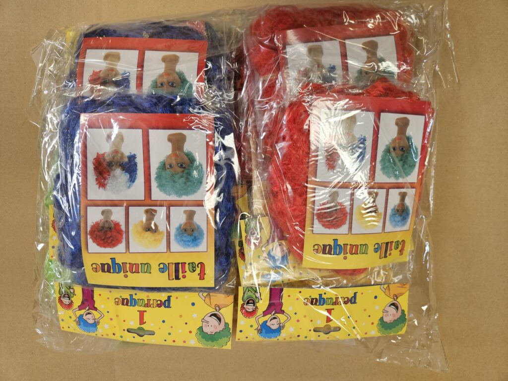 PERRUQUE DE POP (Perruque boucles 4 couleurs assortis)