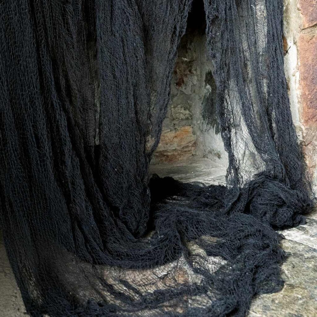 DECORATION TISSU NOIR 6mx1.2m